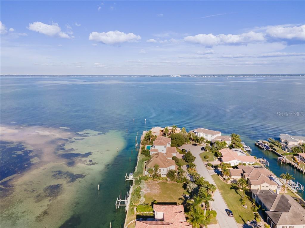 Property Photo: 571 Putter Lane FL 34228