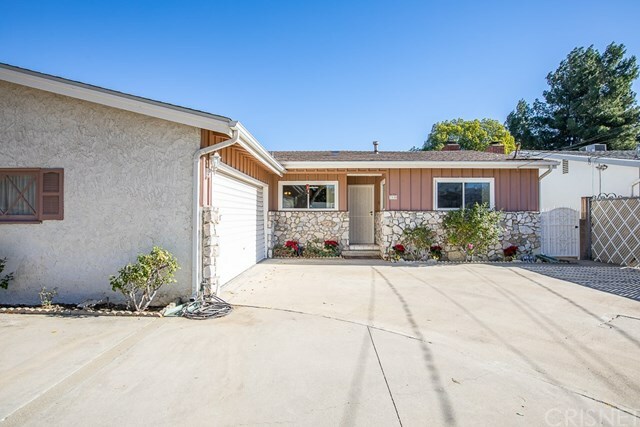 Property Photo:  7530 Zelzah Avenue  CA 91335 