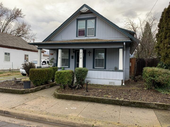 719/721 W Thirteenth Street  Medford OR 97501 photo