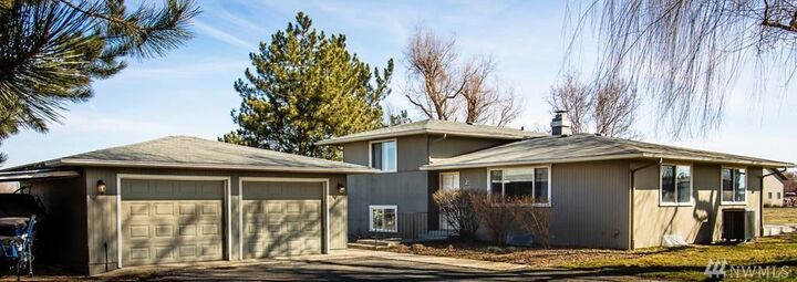 Property Photo:  1744 Stovall Rd  WA 99362 