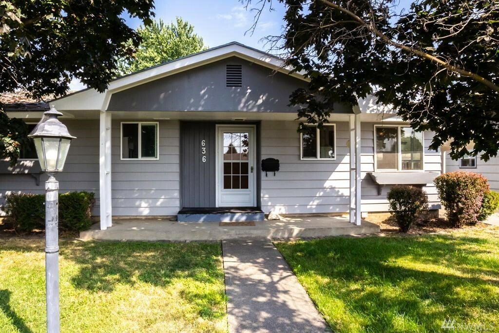 Property Photo:  636 Canary Ave  WA 99362 