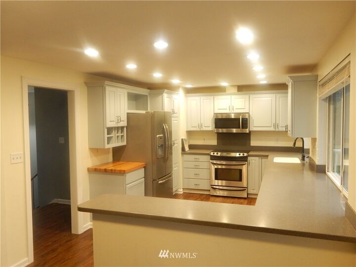 Property Photo:  3725 101st Avenue SE  WA 98258 