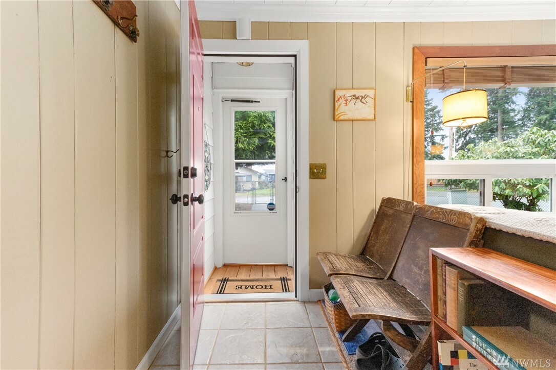 Property Photo:  2402 E Cedar St  WA 98366 