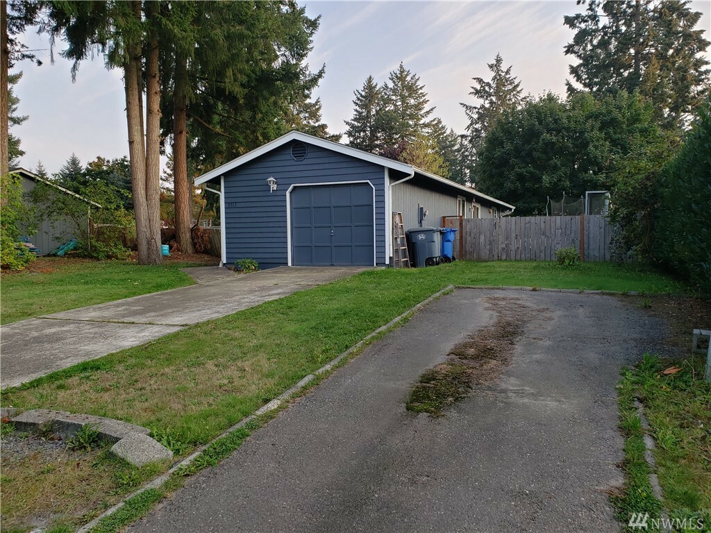 Property Photo:  8512 188th St Ct E  WA 98375 