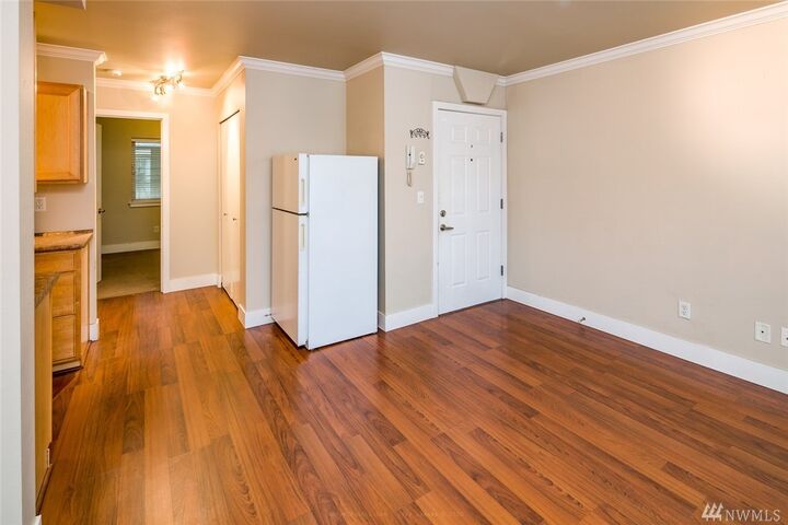 Property Photo:  1001 N State St 105  WA 98225 