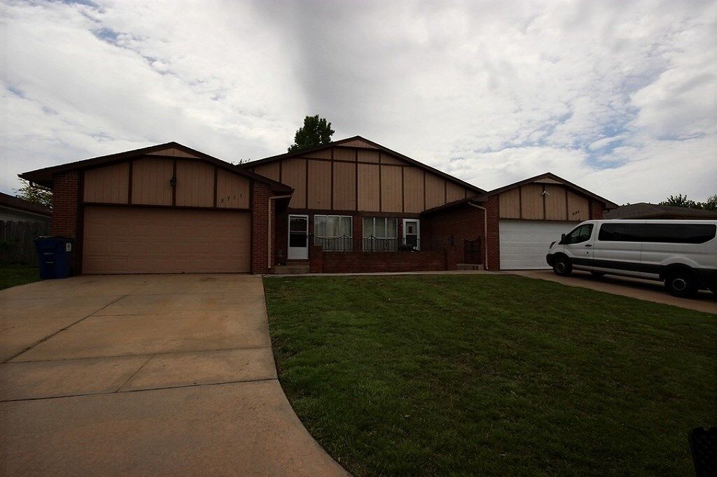 Property Photo: 8709 E Longlake Cir KS 67207