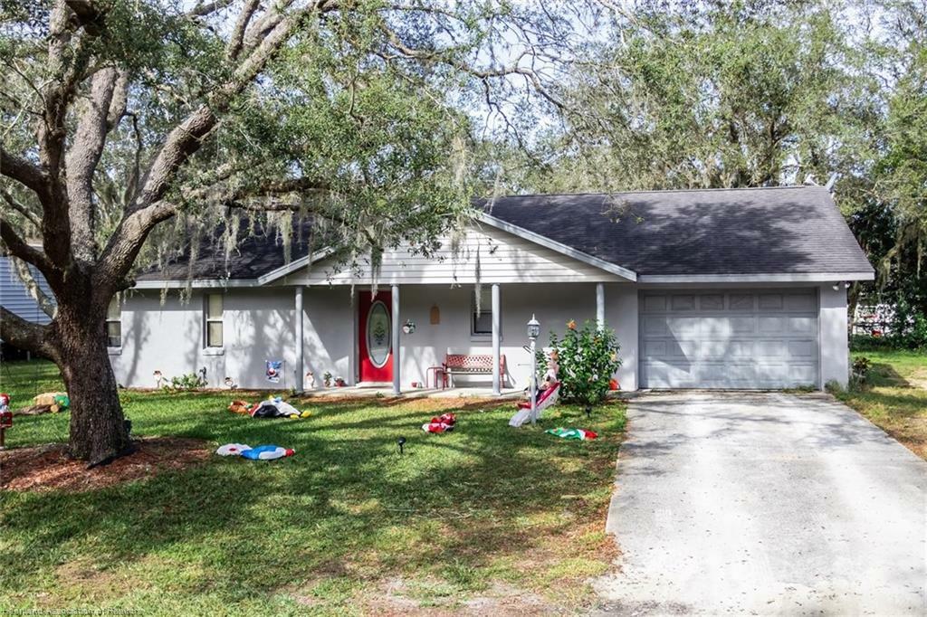 Property Photo:  2420 W Camelot Road  FL 33825 