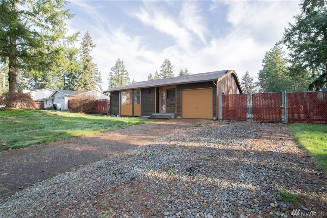 Property Photo:  16023 69th Av Ct E  WA 98375 