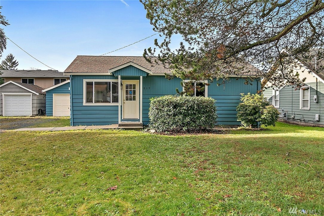 Property Photo: 2815 O St SE WA 98002