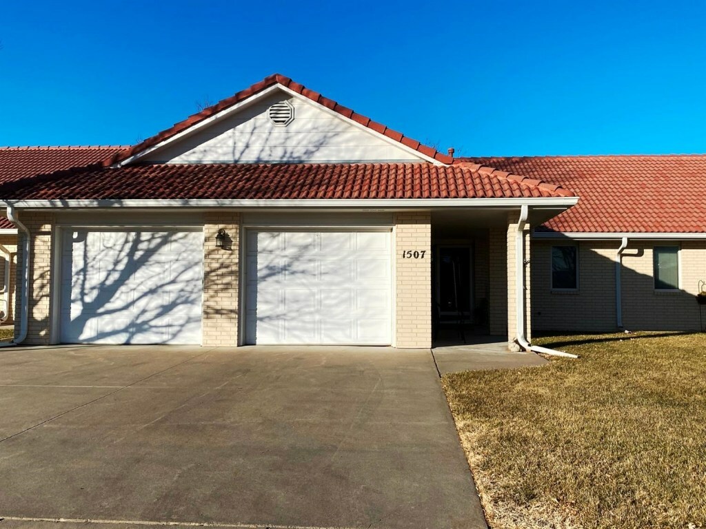 Property Photo:  1507 Mac St Street  KS 67846 