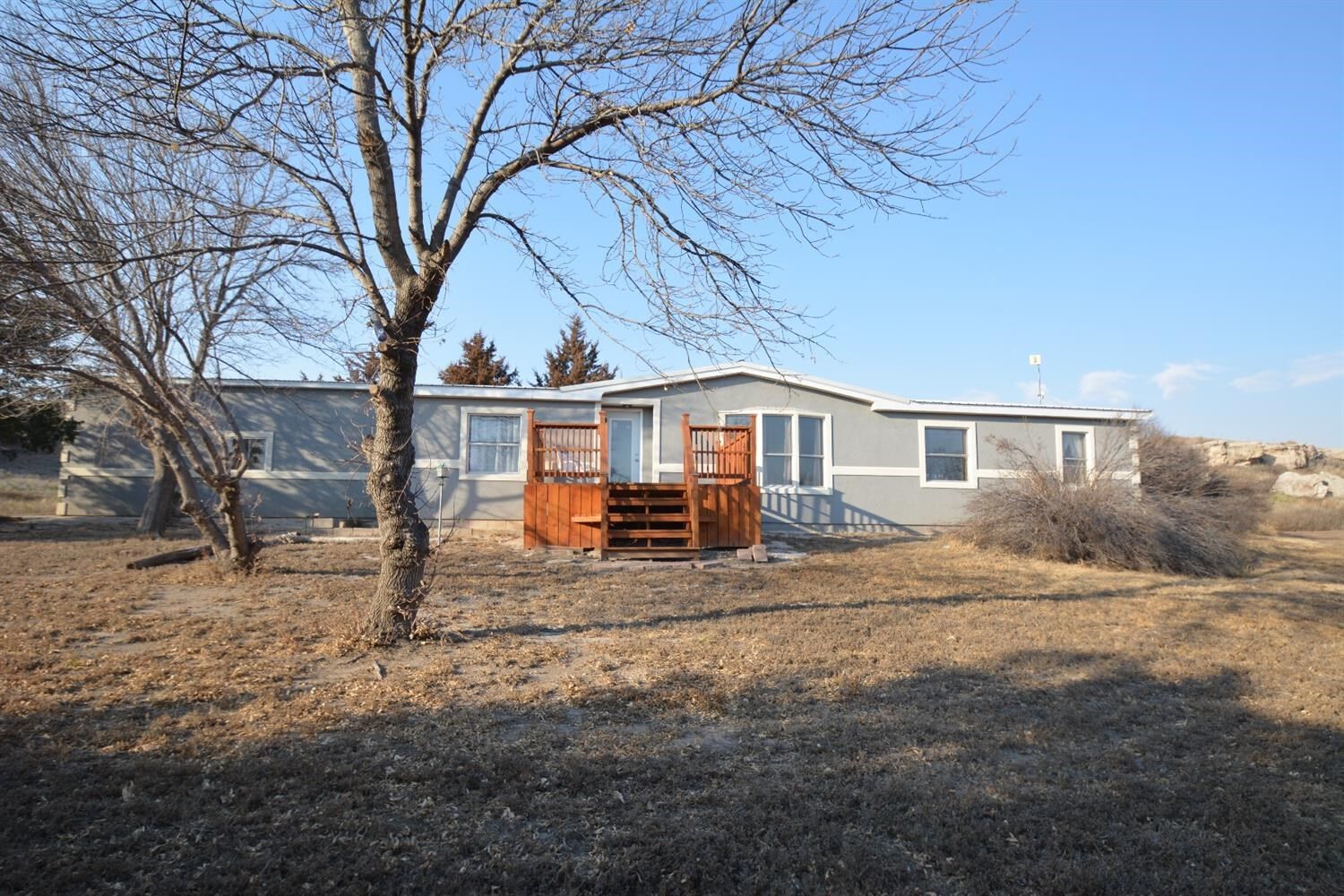 Property Photo: 430 W Road 270 KS 67871