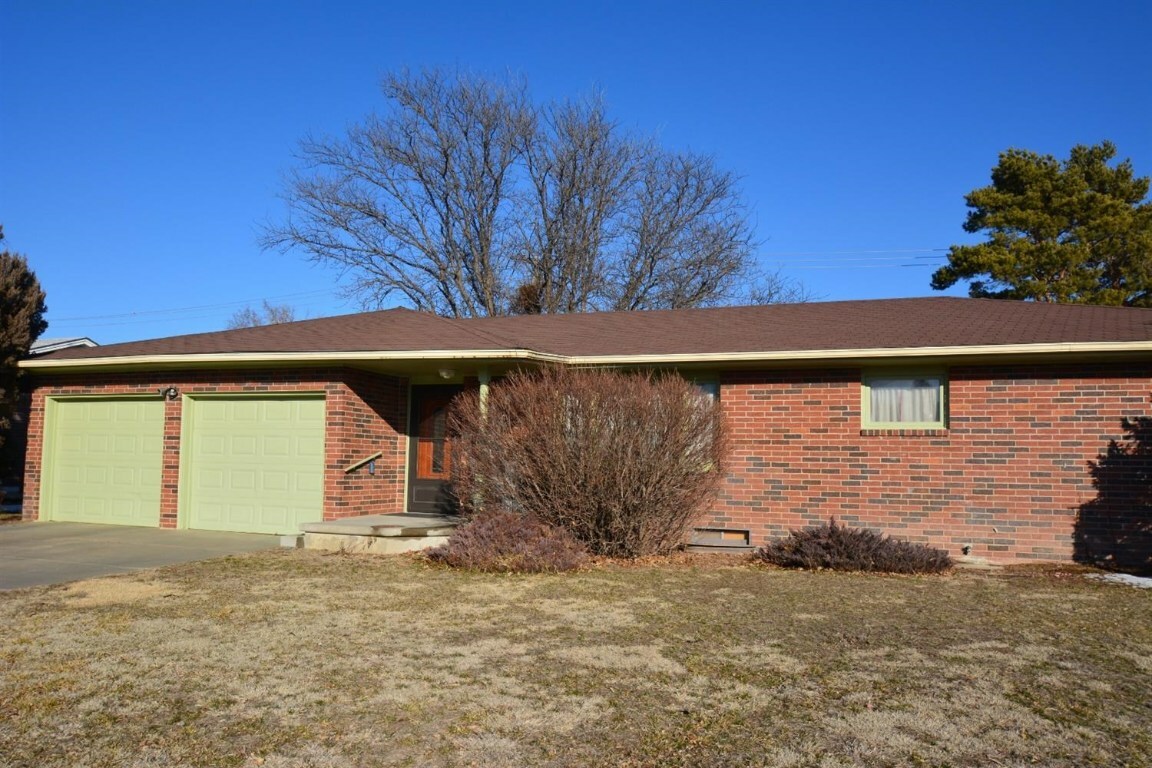 Property Photo:  906 J C Street  KS 67846 