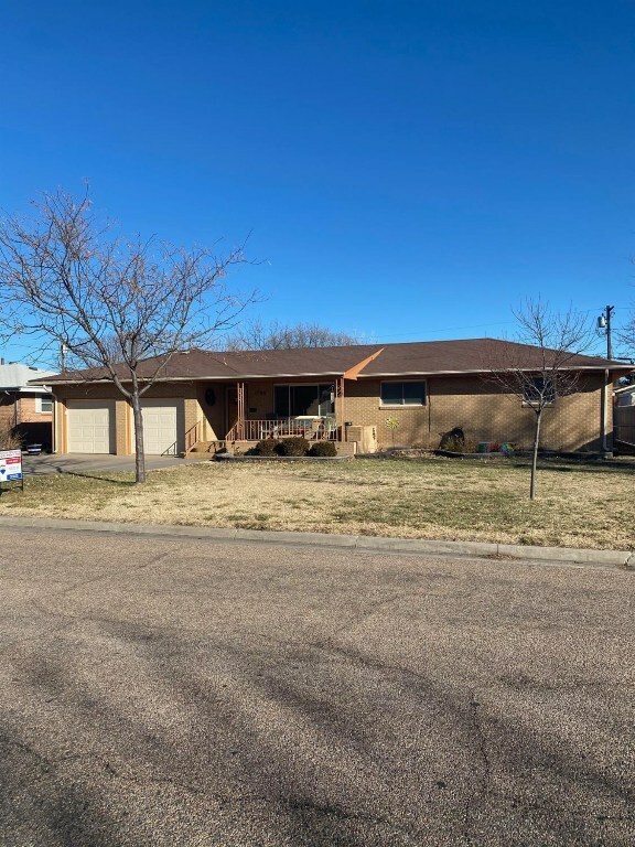 Property Photo:  1708 Pinecrest Avenue  KS 67846 