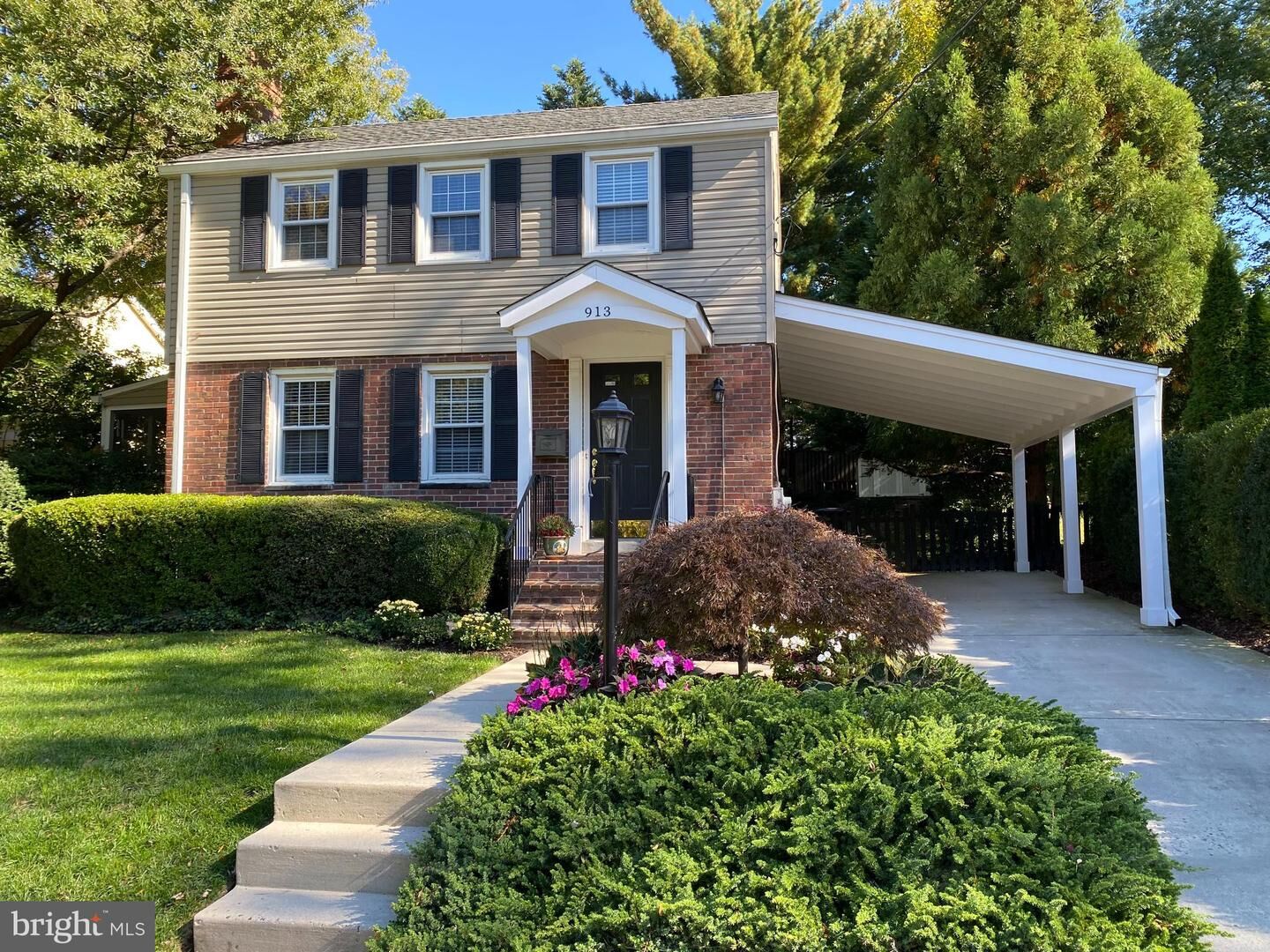 Property Photo:  913 Patrick Henry Drive  VA 22205 