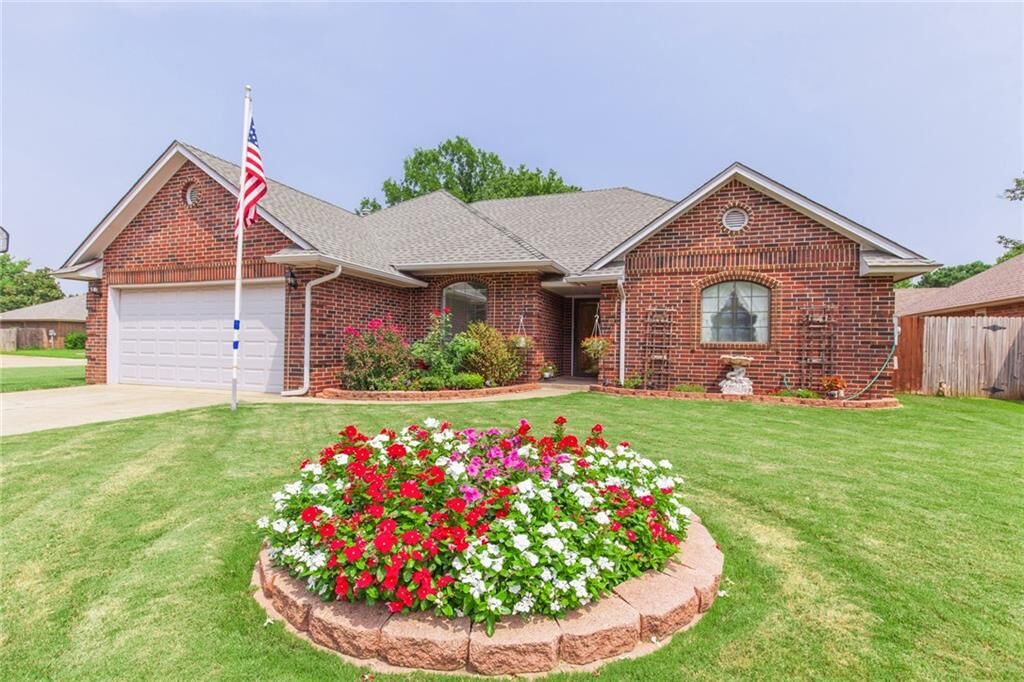 Property Photo: 413 Ryan Way OK 73003