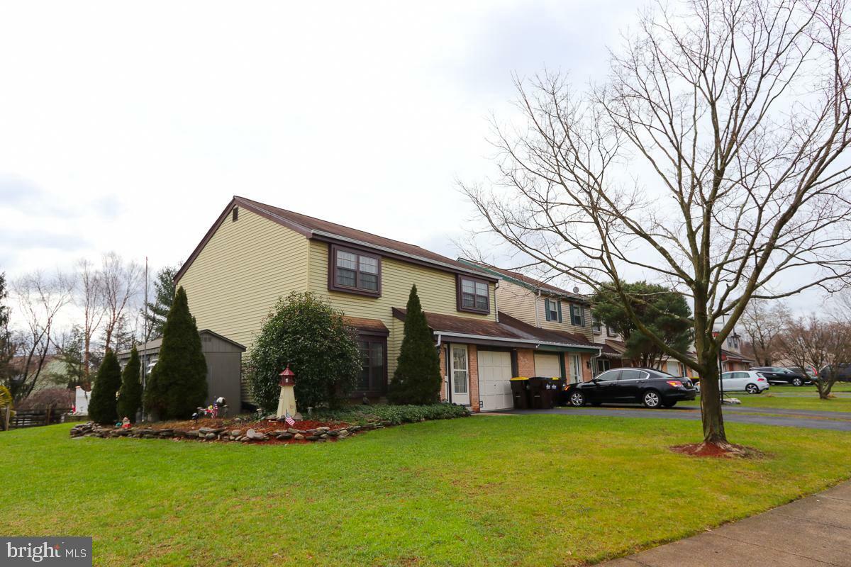 Property Photo:  52 Greenwoods Drive  PA 19044 