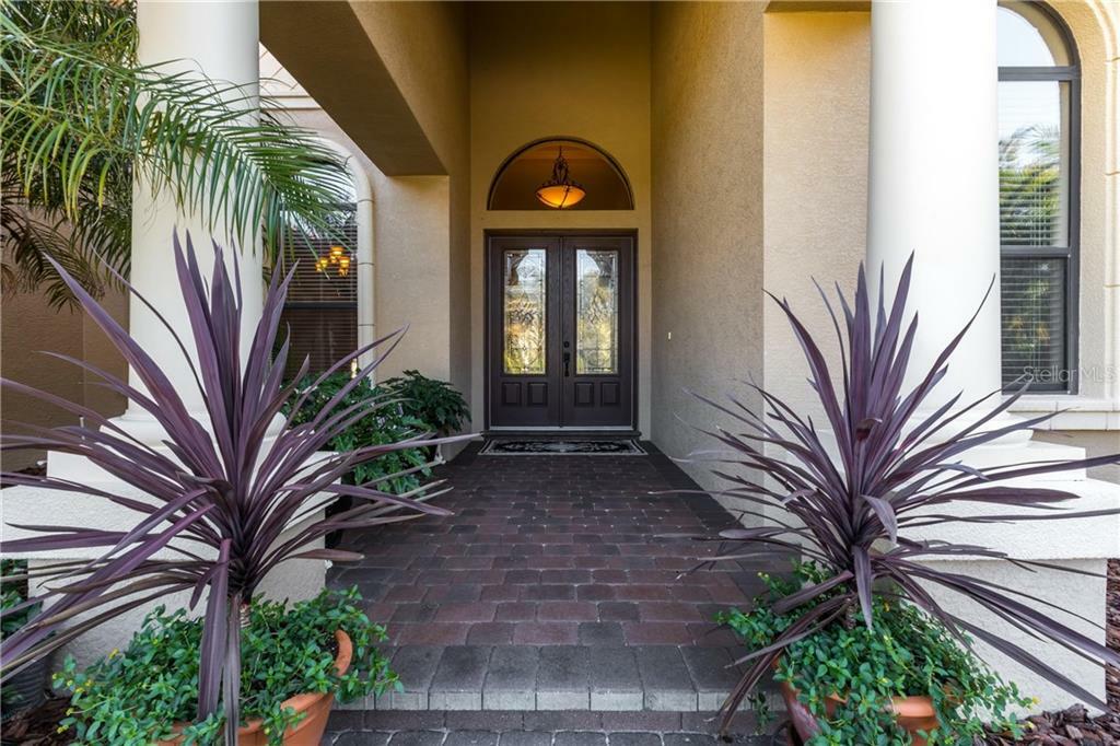 Property Photo:  6128 Abbey Oaks Way  FL 33811 