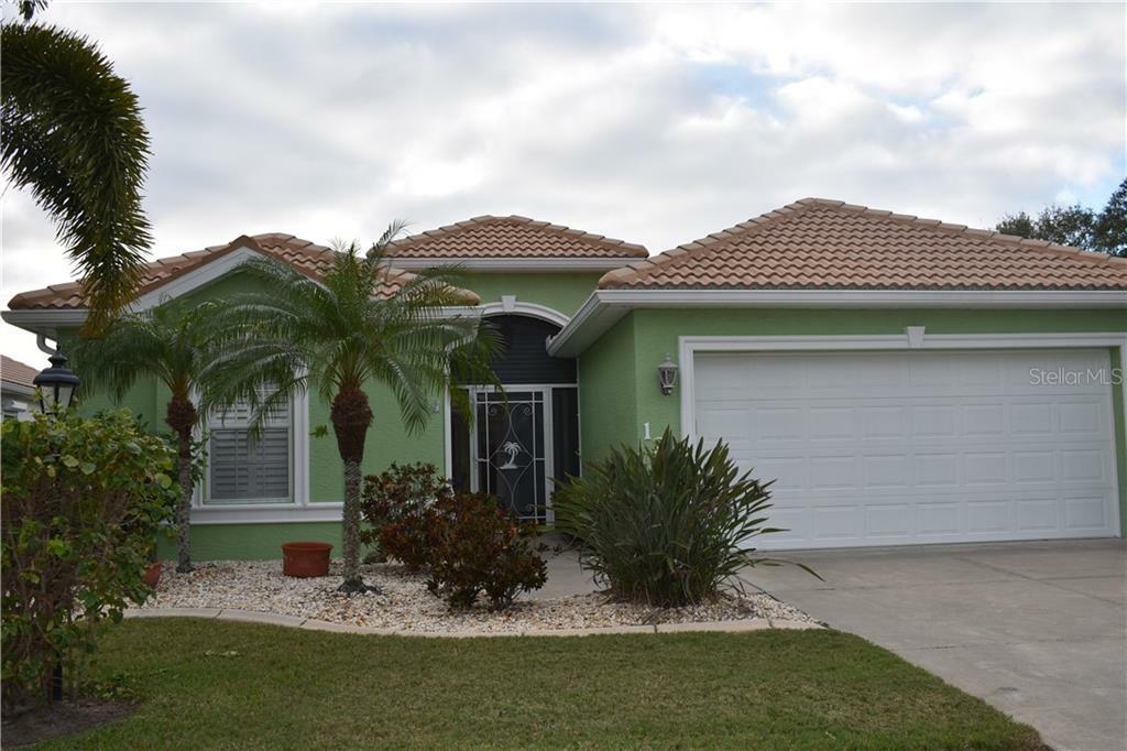 Property Photo: 121 Valencia Lakes Drive FL 34292