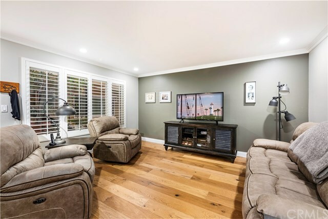 Property Photo:  370 Wisconsin Avenue 105  CA 90814 