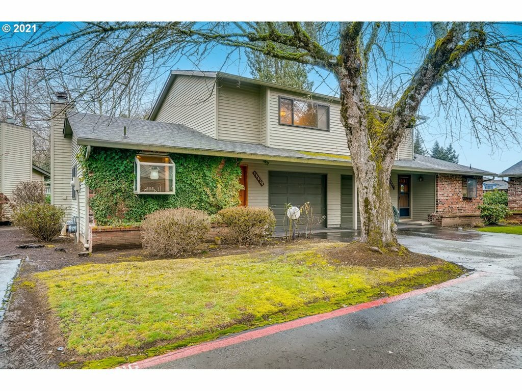 16639 NE Halsey St  Portland OR 97230 photo