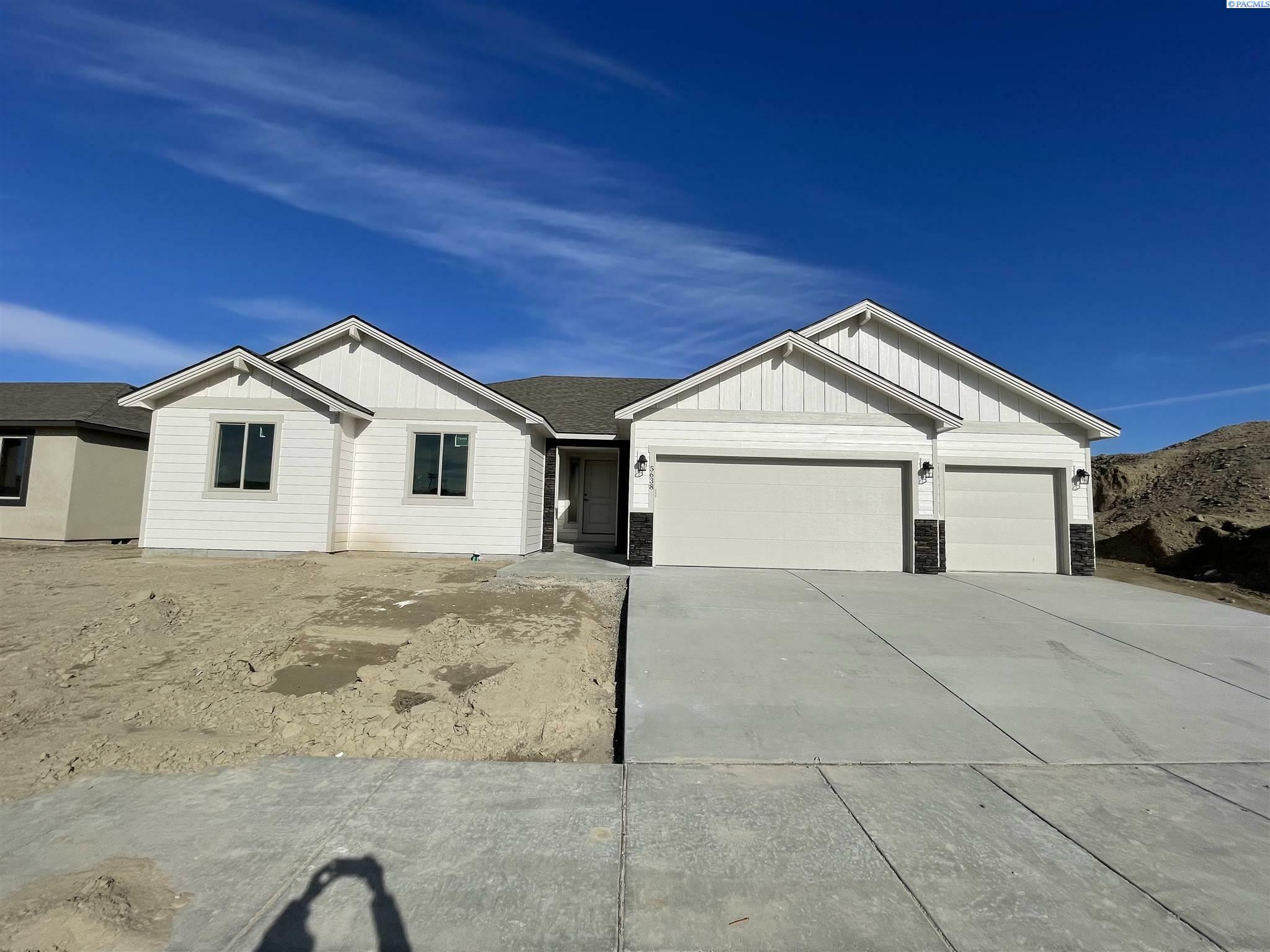 5638 W 32nd Ave  Kennewick WA 99338 photo