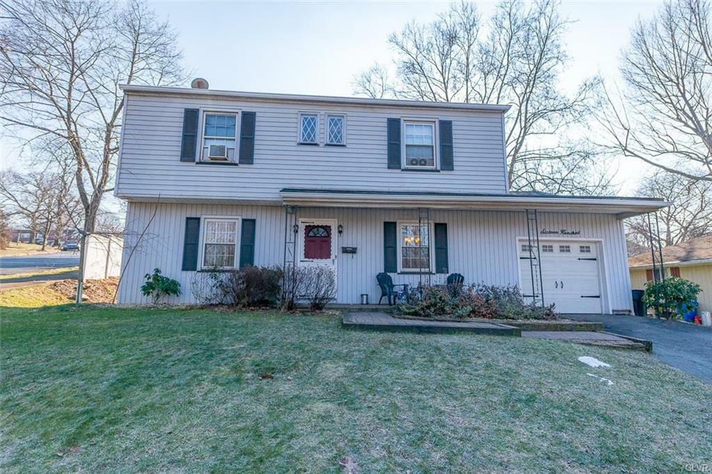 Property Photo:  1600 Bushkill Street  PA 18042 