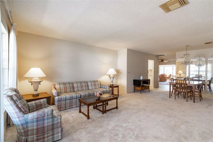 Property Photo: 2106 Meadowlark Lane FL 33573