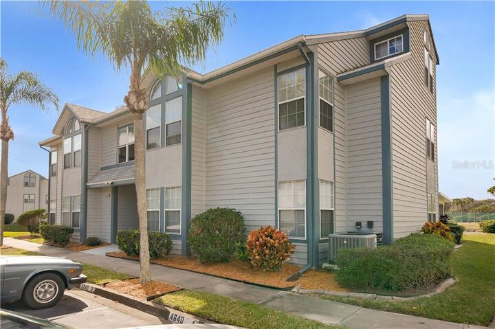 Property Photo: 4640 Lake Waterford Way 4-102 FL 32901