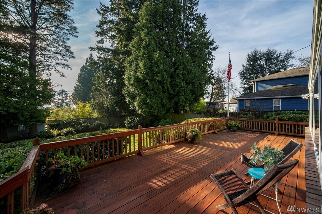 Property Photo:  3612 SW 112th St  WA 98146 