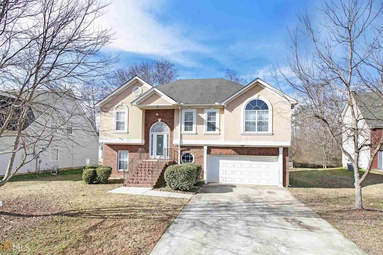 Property Photo: 9259 Willow Tree Court GA 30238