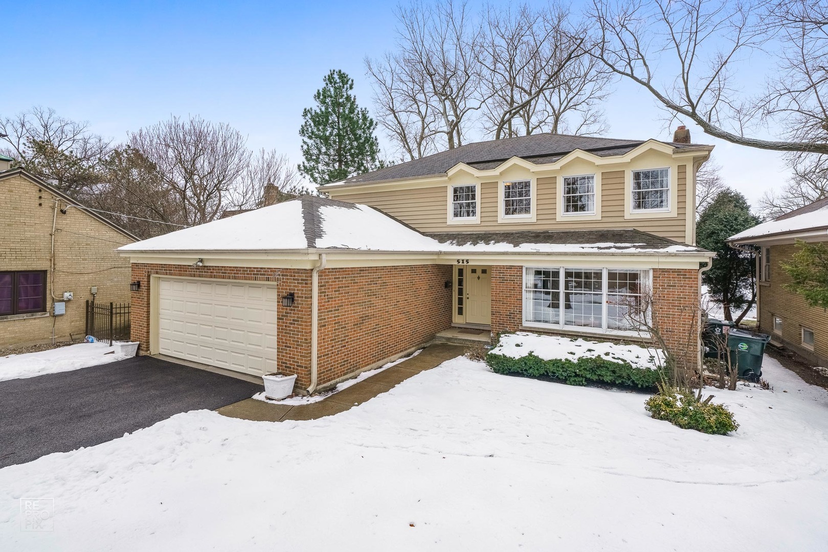 Property Photo: 515 Austin Avenue IL 60068