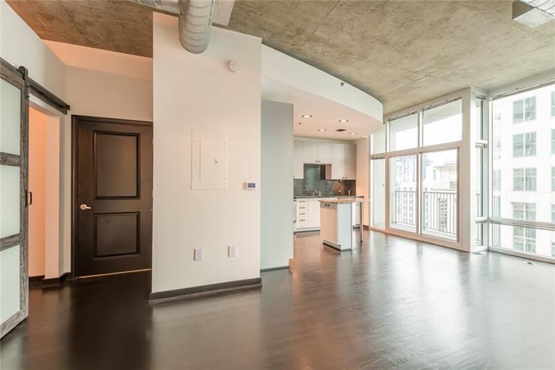 Property Photo: 943 Peachtree Street NE 1405 GA 30309