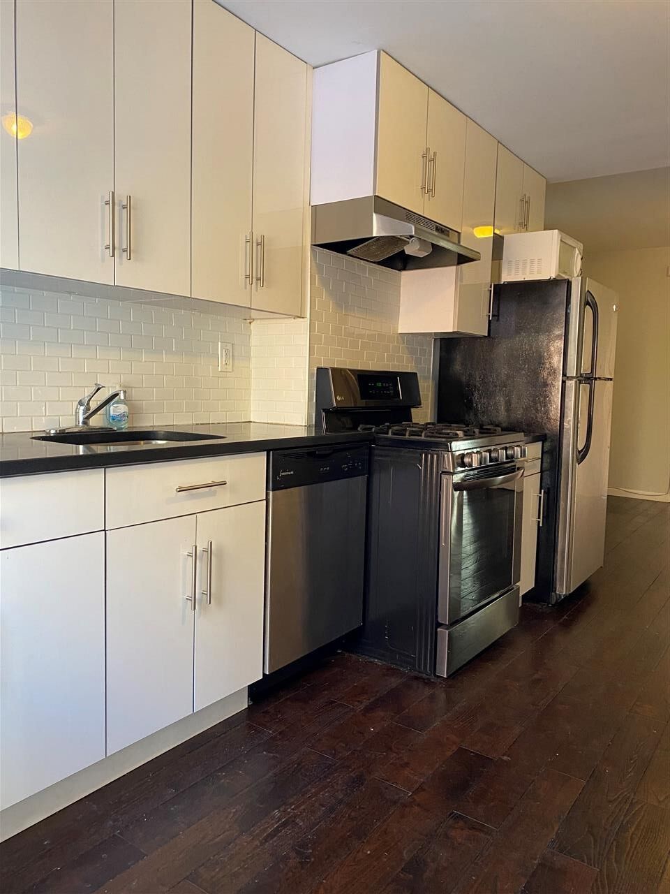 Property Photo:  22 Marion Pl 1  NJ 07306 