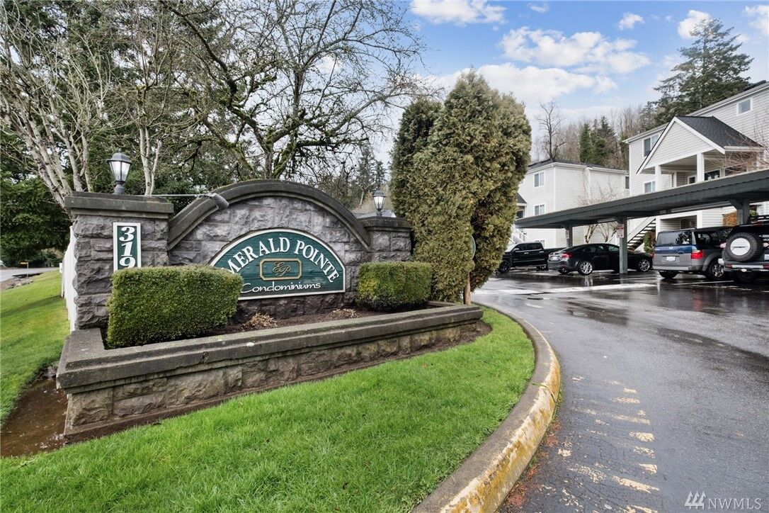 Property Photo:  31900 104th Ave SE G202  WA 98092 