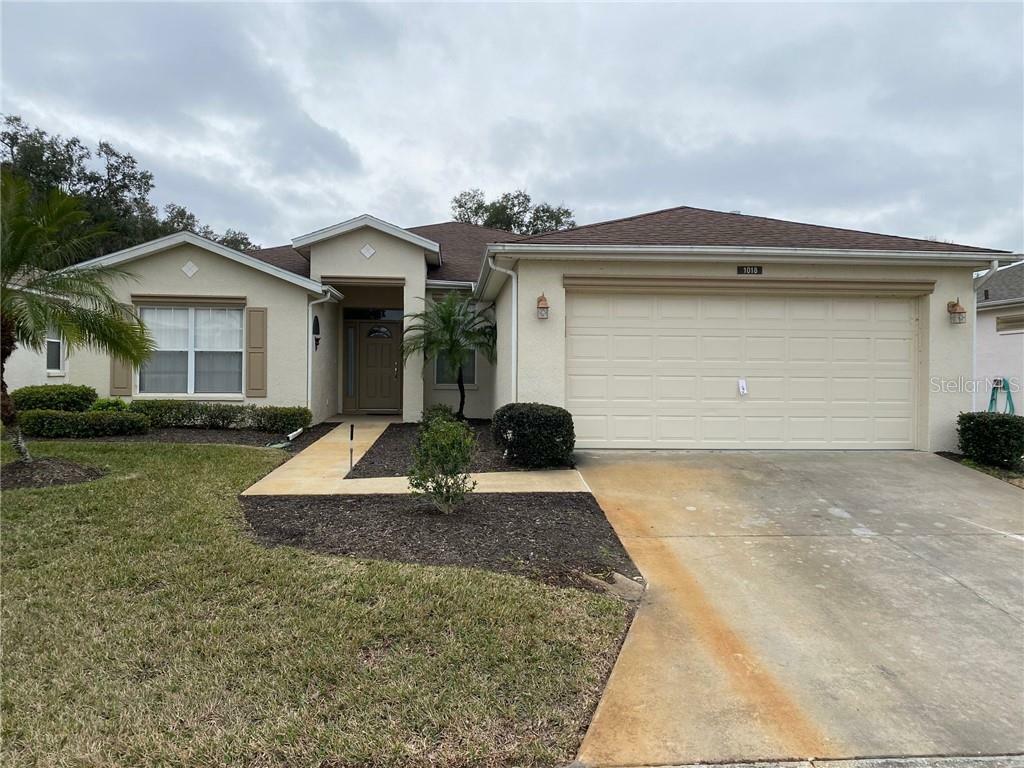 Property Photo: 1018 Forest Breeze Path FL 34748