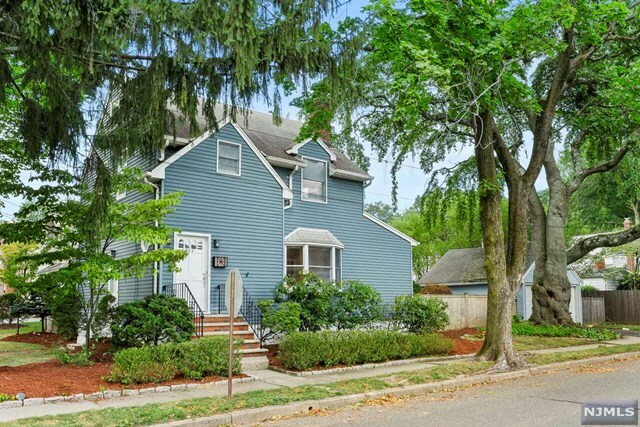 Property Photo:  27 Elm Place  NJ 07627 