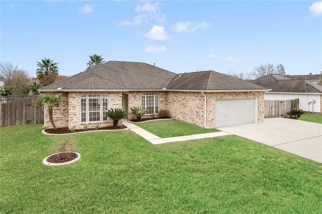 Property Photo:  2132 Summertree Drive  LA 70460 