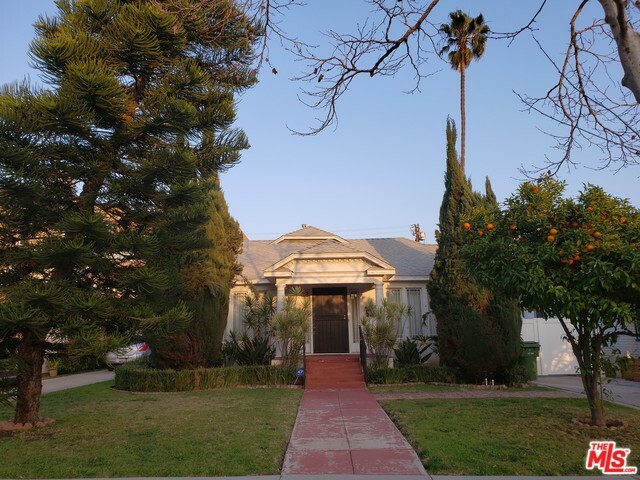 Property Photo:  606 N Lucerne Blvd  CA 90004 