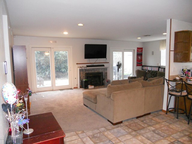 Property Photo:  1240 Elder Street  CA 93036 