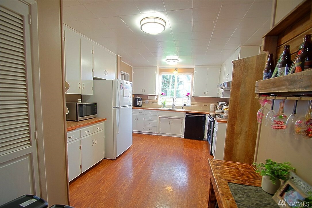 Property Photo:  192 S A St  WA 98321 