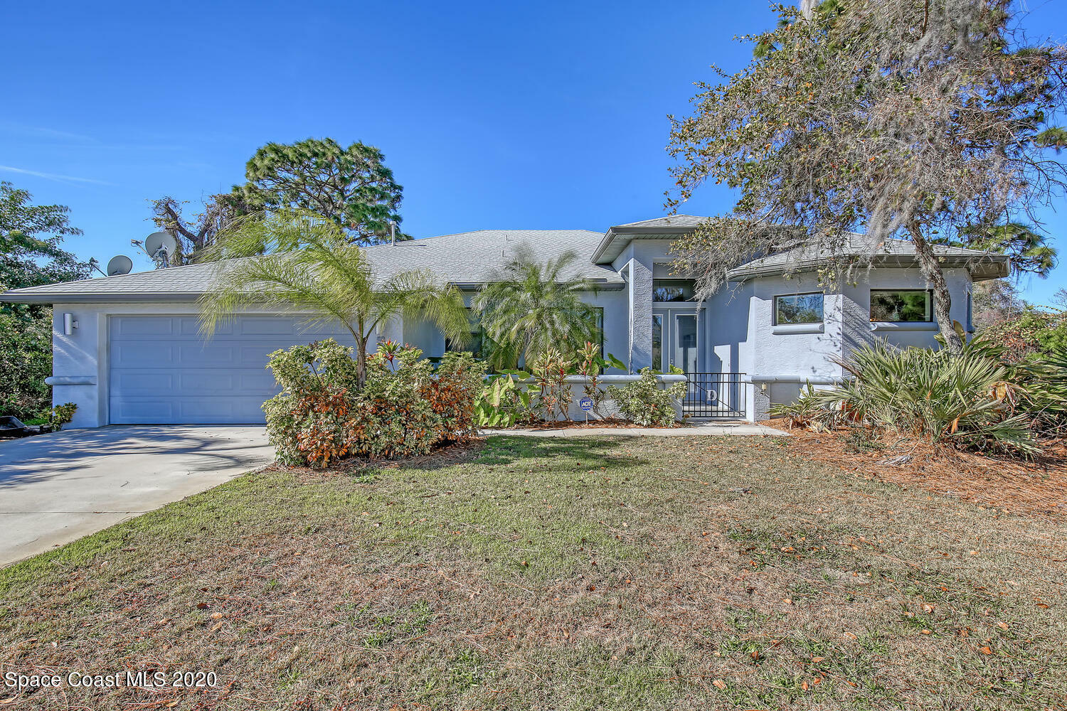 Property Photo: 2944 Sereno Pointe Drive FL 32796