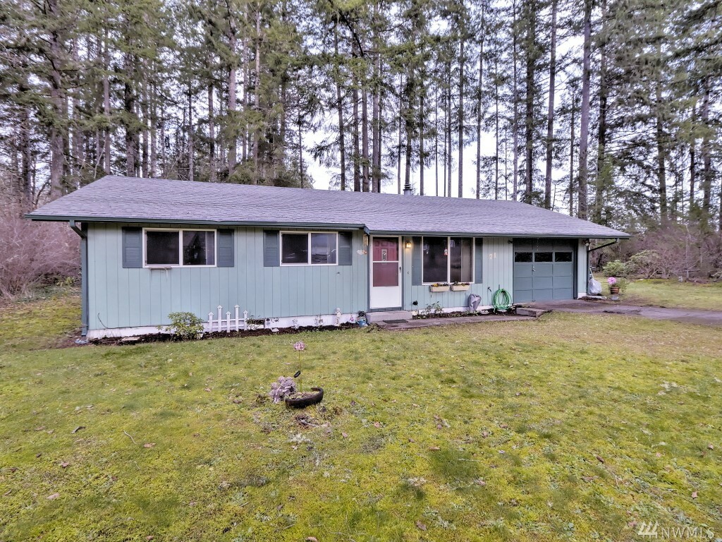 Property Photo:  71 E Larch Place  WA 98584 