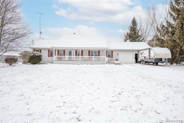 Property Photo: 4489 N Oak Road MI 48423