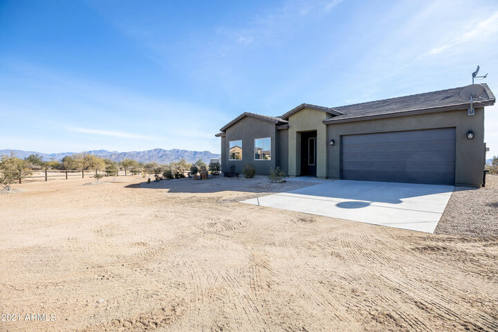 Property Photo: 16641 E Dixileta Drive AZ 85262