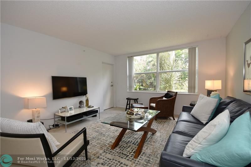 Property Photo: 4025 N Federal Hwy 117B FL 33308
