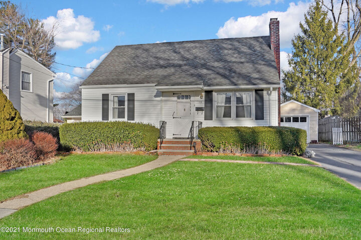 19 Davis Lane  Red Bank NJ 07701 photo