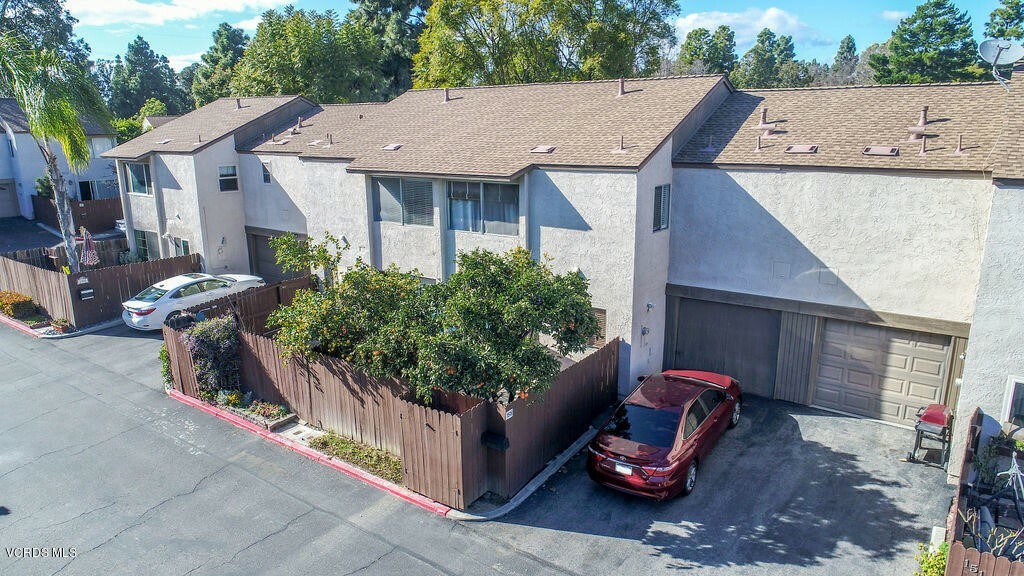 Property Photo:  1515 Raccoon Court  CA 93003 