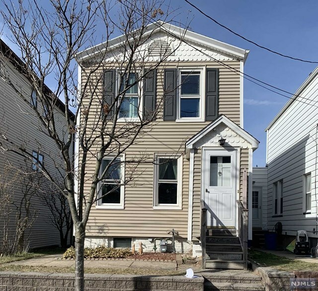 Property Photo:  534 Jefferson Street  NJ 07072 