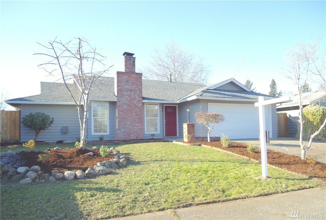 Property Photo: 2103 Pike St NE WA 98002