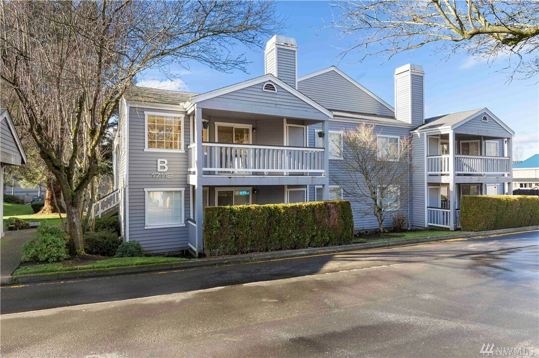 Property Photo: 17112 44th Ave W B201 WA 98037